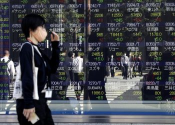 U.S. Stock Futures Extend Gains After Record High: Markets Wrap