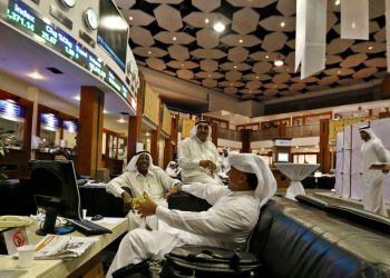 Oil bolsters Saudi index as other Gulf markets slip