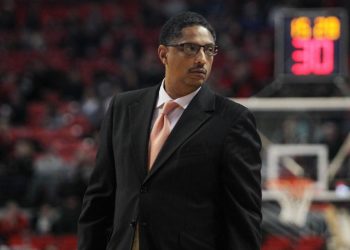 Texas Rio Grande Valley coach Lew Hill dies day after game