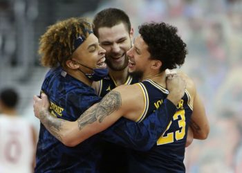 No. 3 Michigan Wolverines rally to win in first game since 3-week COVID-19 layoff