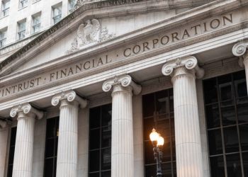 Wintrust closing 9 branches