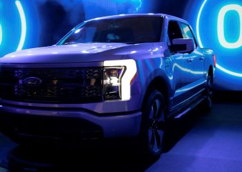 Much Better Buy Right Now: Tesla or Ford? – which has extra upside possibility?