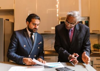 Featured image for: Robo-Advisors vs Financial Advisors: Which Investment Management Approach Is Right for You?