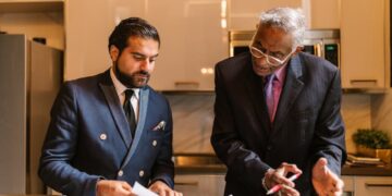 Featured image for: Robo-Advisors vs Financial Advisors: Which Investment Management Approach Is Right for You?